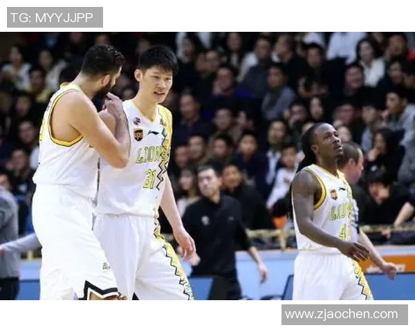 重庆篮球队在城市联赛积分榜上以63分稳居第一名展现强劲实力